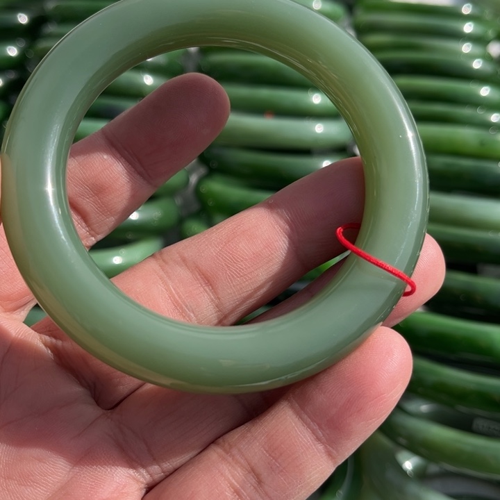 和田玉手镯未镶嵌华****?55.6～0