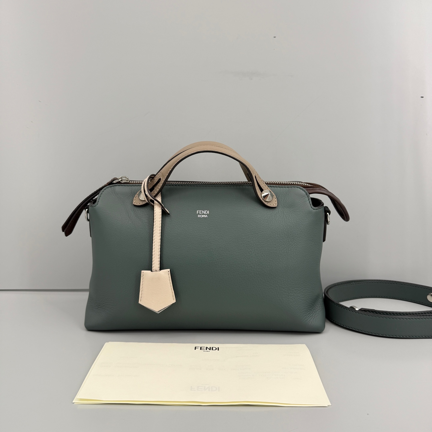 95新 FENDI/芬迪 优选/ Bytheway中号绿色手提斜挎包17年带票