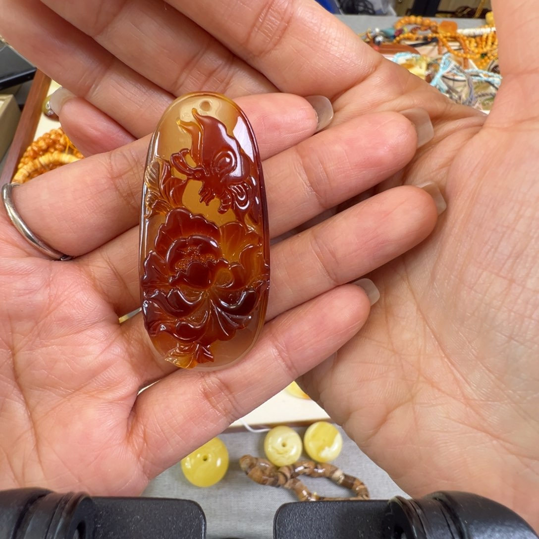 蜜蜡裸石未镶嵌蜜蜡