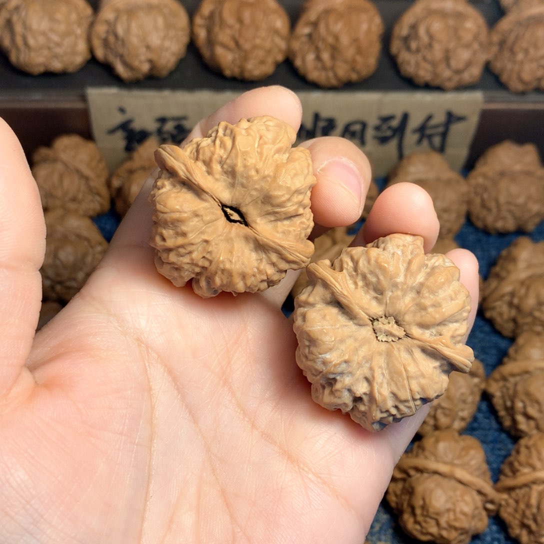 桃核吊坠珍**缘练手对哇