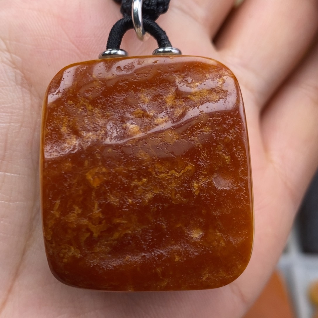 琥珀吊坠(赠链)未镶嵌