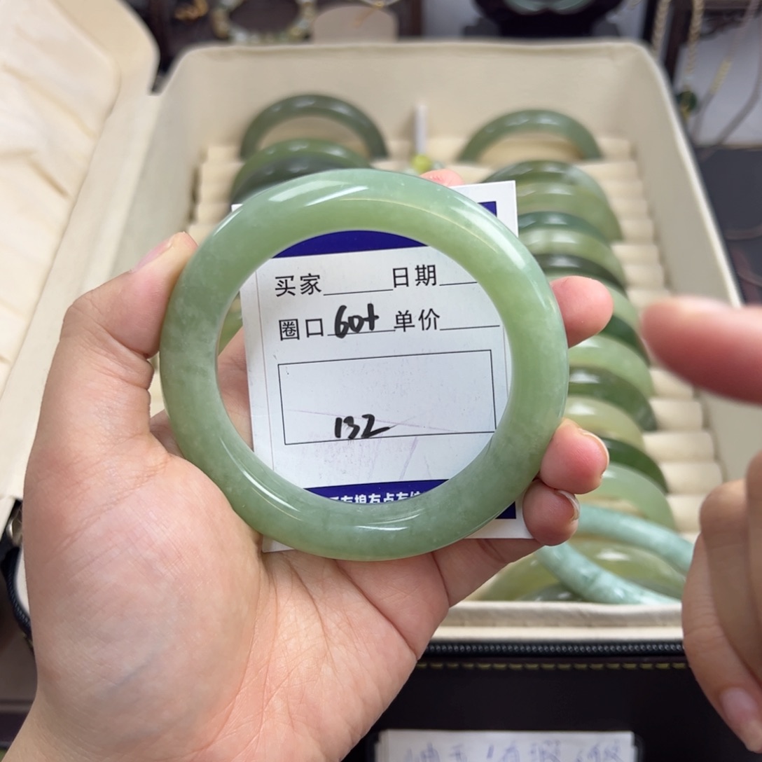 岫玉未镶嵌手镯n n k k k k k k