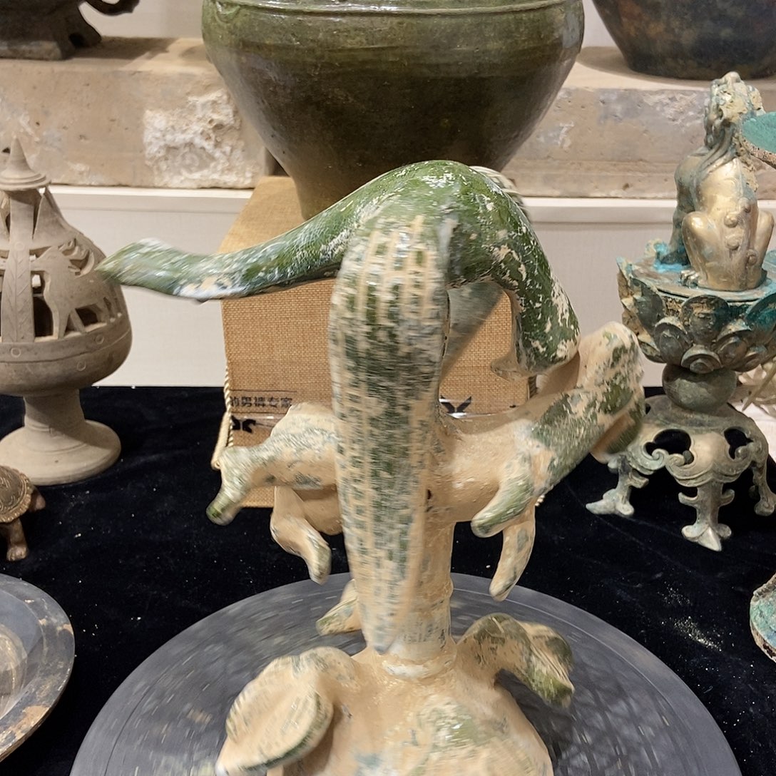 其他陶绿釉摆件鹰捉羊