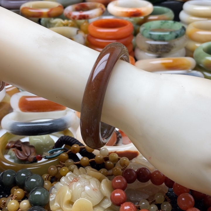 石英质玉手镯未镶嵌