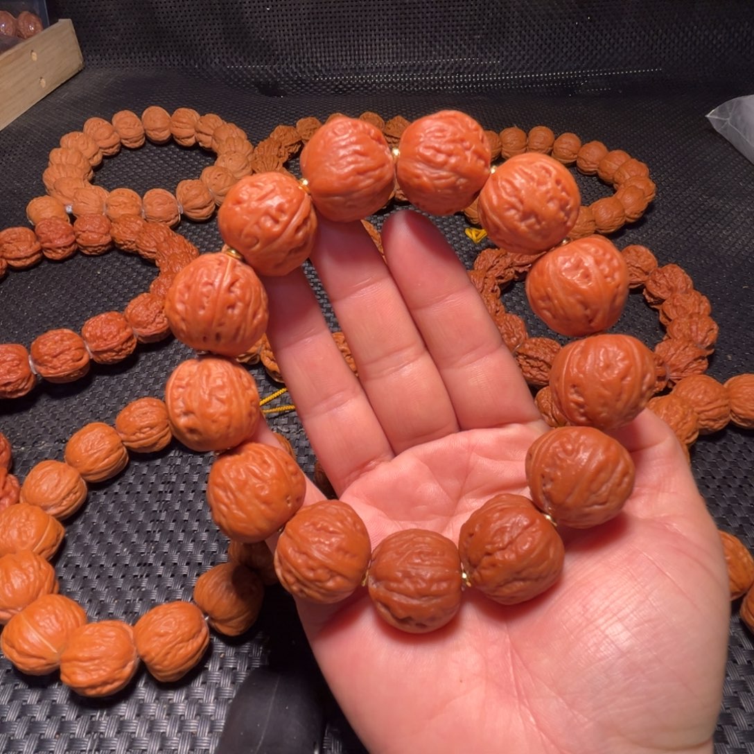 文玩核桃吊坠红皮聚宝盆21