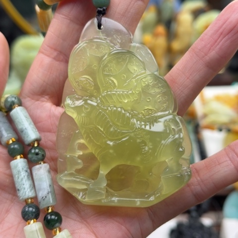 岫玉未镶嵌挂件挂件