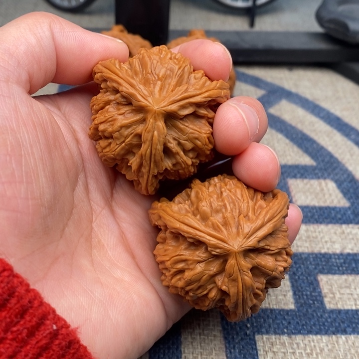 吊坠文玩核桃京**肉三棱