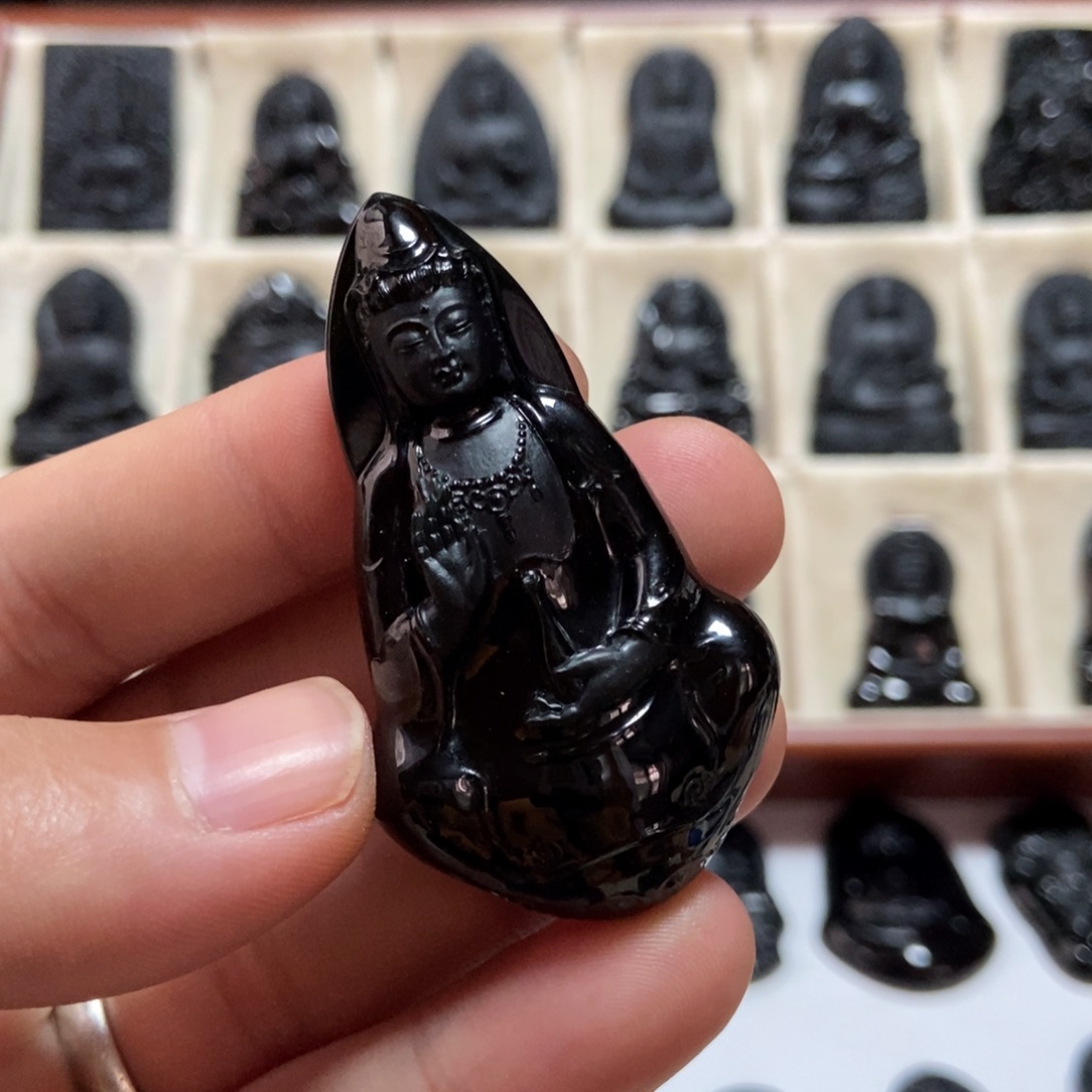 听***1翡翠未镶嵌颈饰观音