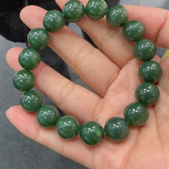 和田玉手链未镶嵌卡12碧玉手链，少点