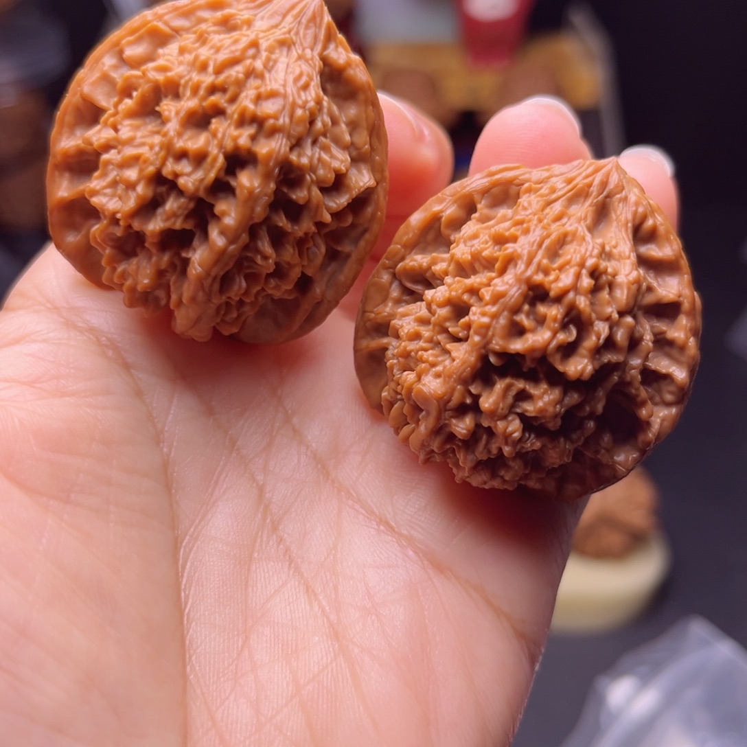钅***冖文玩核桃吊坠39尺红皮满天星