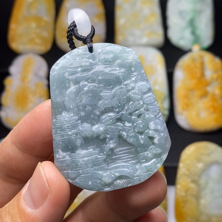 翡翠未镶嵌颈饰小*音翡翠