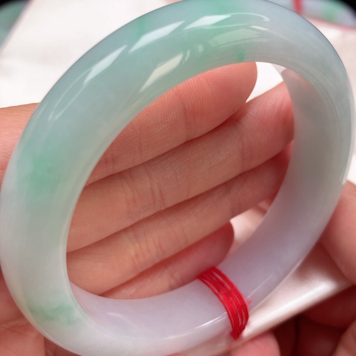 翡翠手镯未镶嵌甜绿色27号