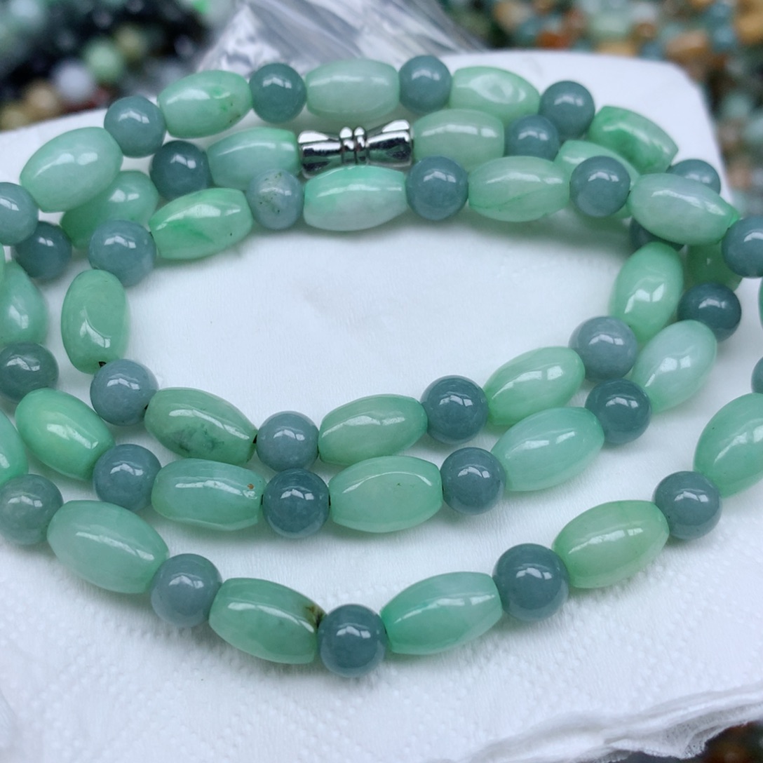 翡翠未镶嵌颈饰珠子