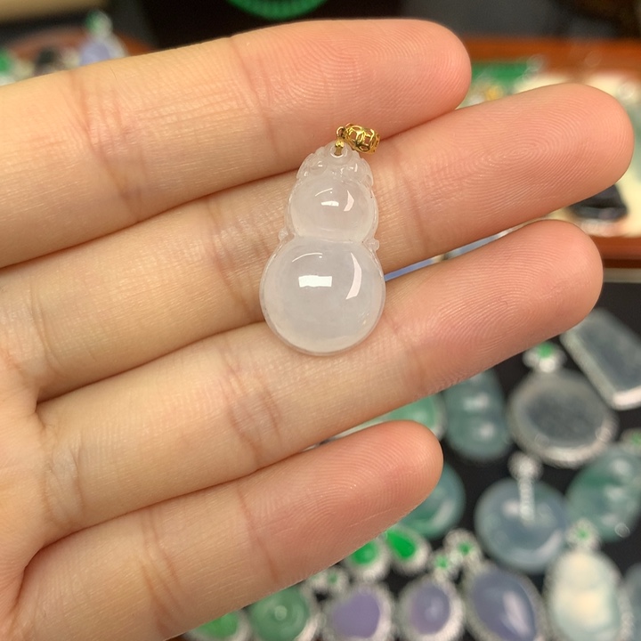 翡翠18K金镶嵌颈饰翡翠