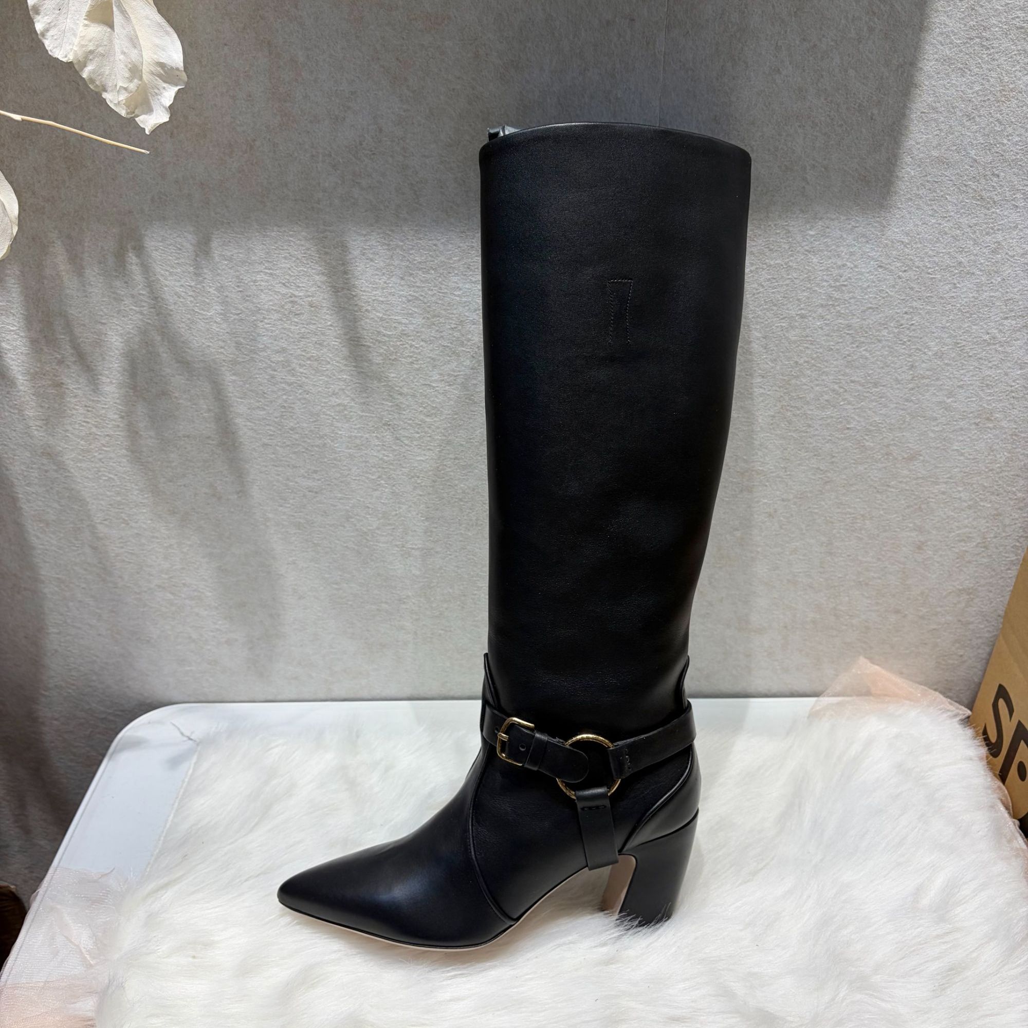 未使用 MIU MIU/缪缪 缪缪黑色尖头皮带扣长靴 37.5