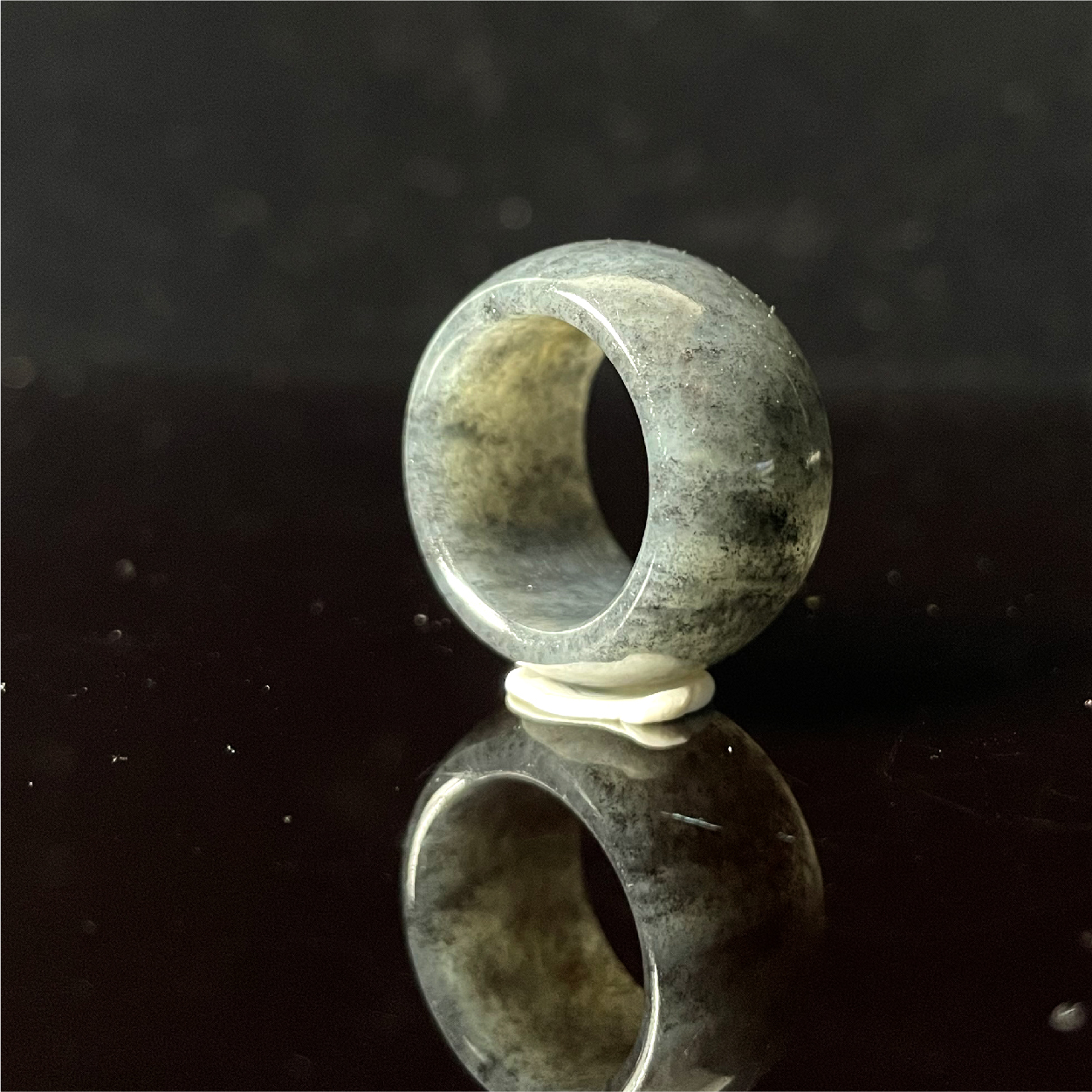 和田玉叶城青花满天星指环内径16.1mm