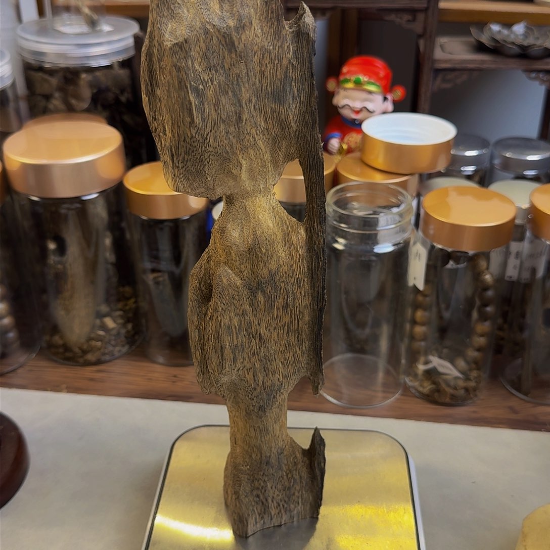 沉香沉香碎屑广***海海南白棋一代苗虫漏香131克