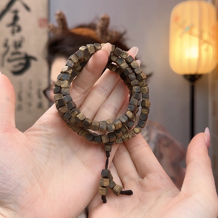 沉香手串海南乌身圆叶方糖随形