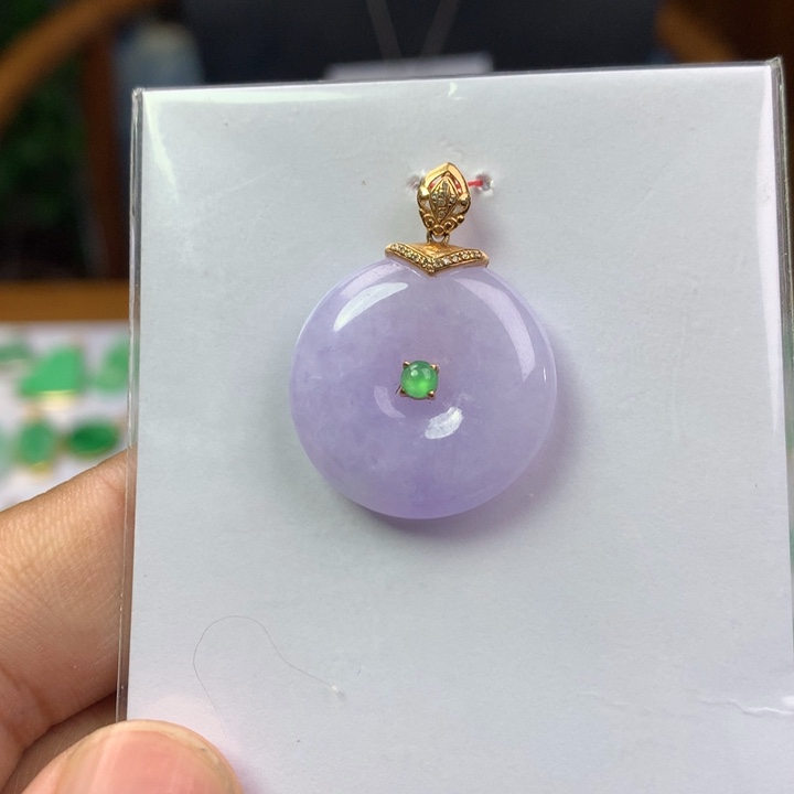 颈饰18K金镶嵌翡翠
