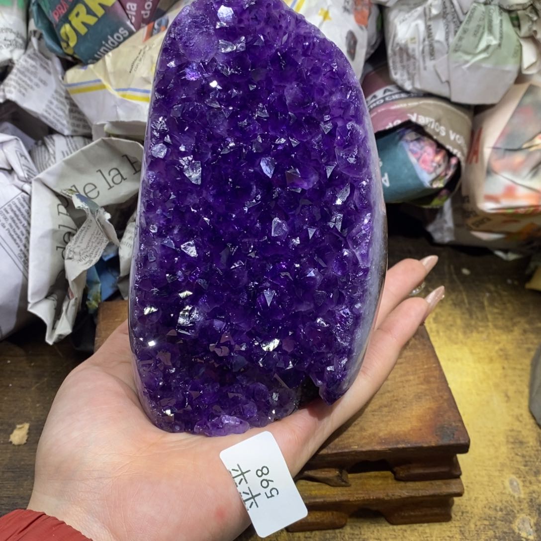 紫晶乌拉圭未镶嵌