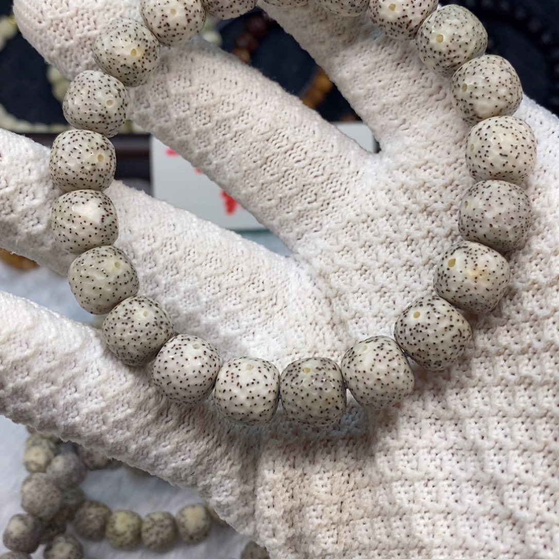 吊坠星月菩提石玉料龙鳞