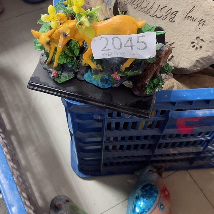 摆件人**戏孤品老货微瑕瓷