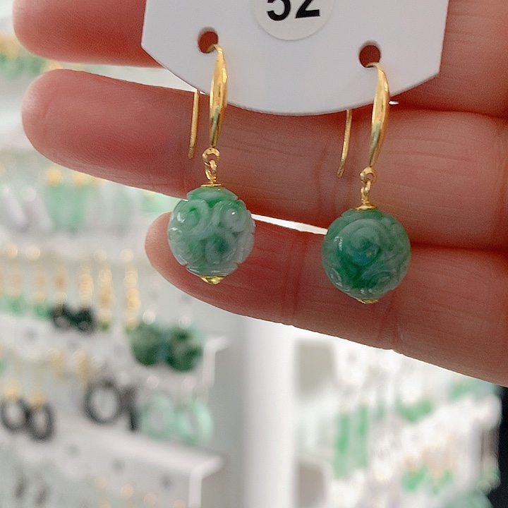 翡翠耳饰未镶嵌翡翠