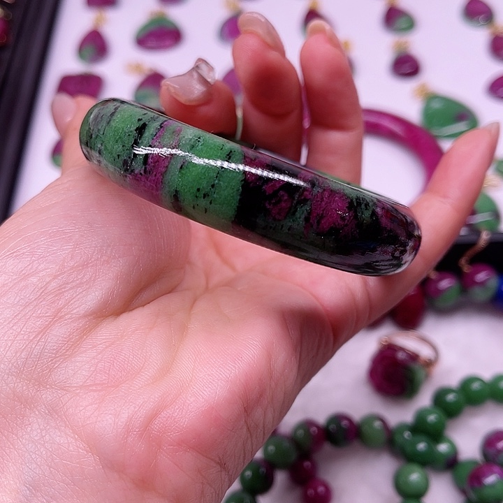 红宝石手镯未镶嵌K****W