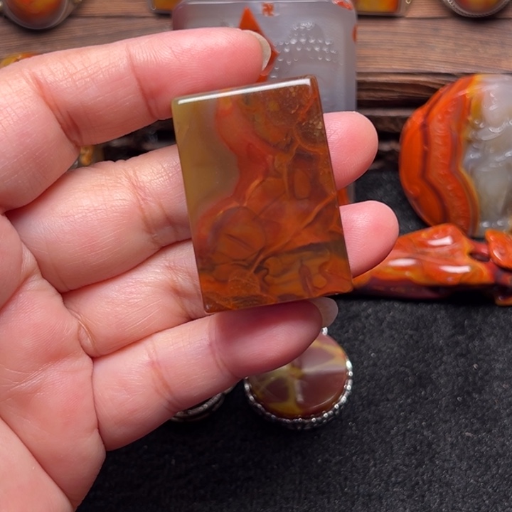 三***木玛瑙/玉髓未镶嵌颈饰