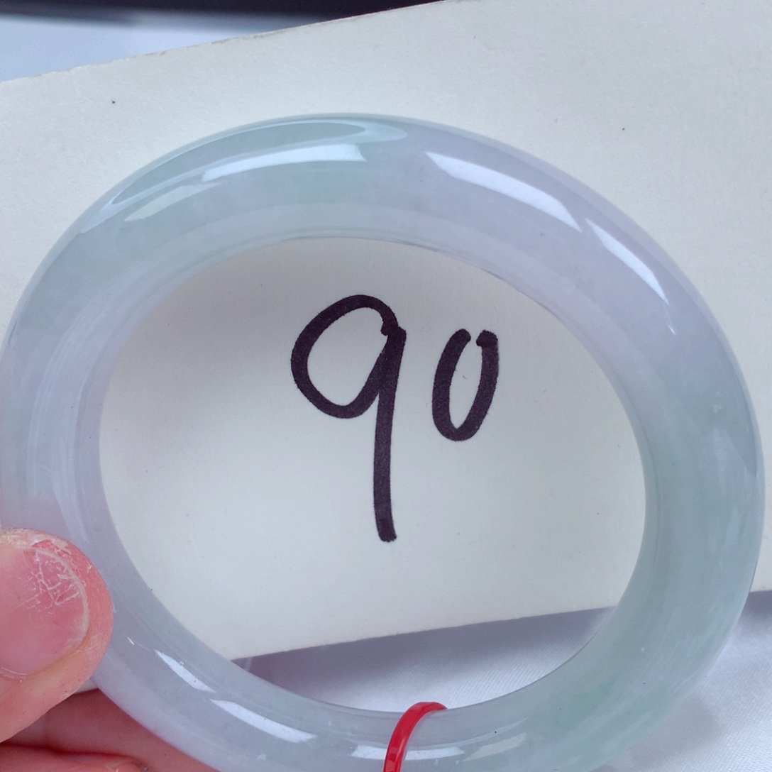 翡翠手镯未镶嵌翡翠