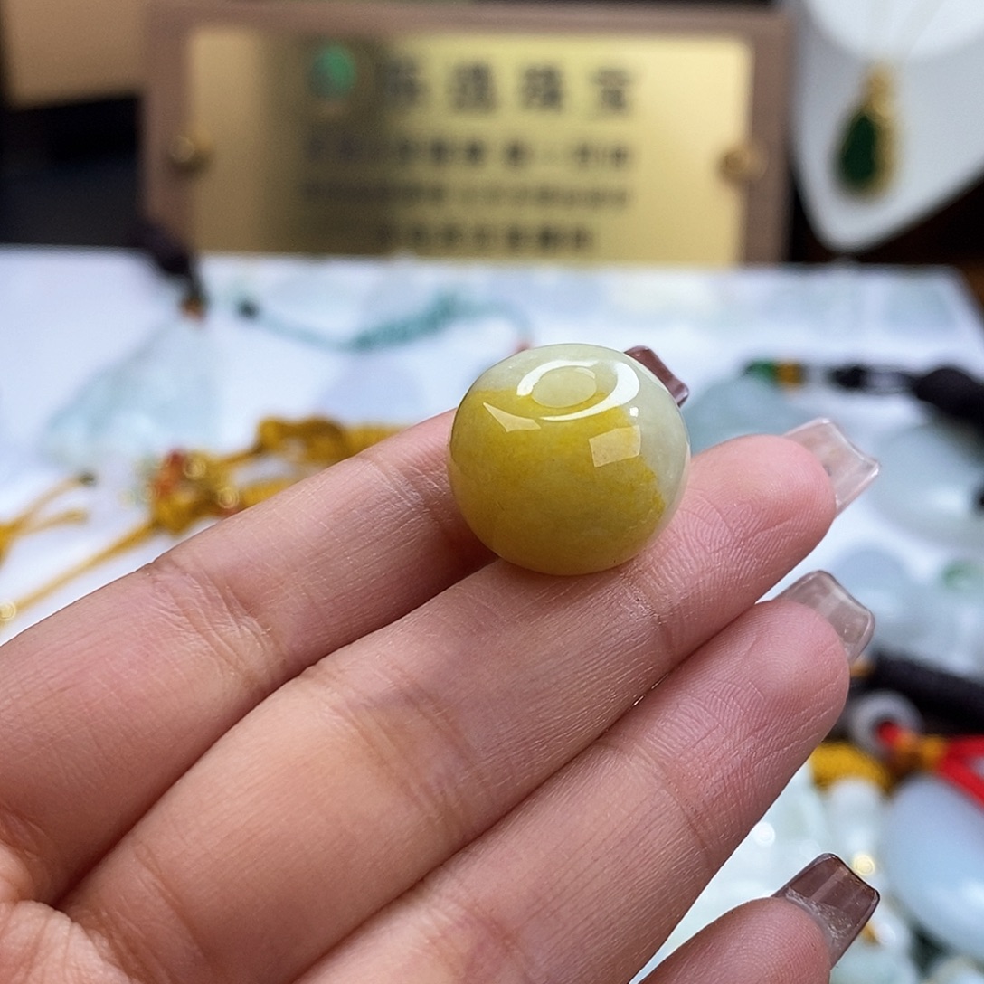 翡翠未镶嵌颈饰4624