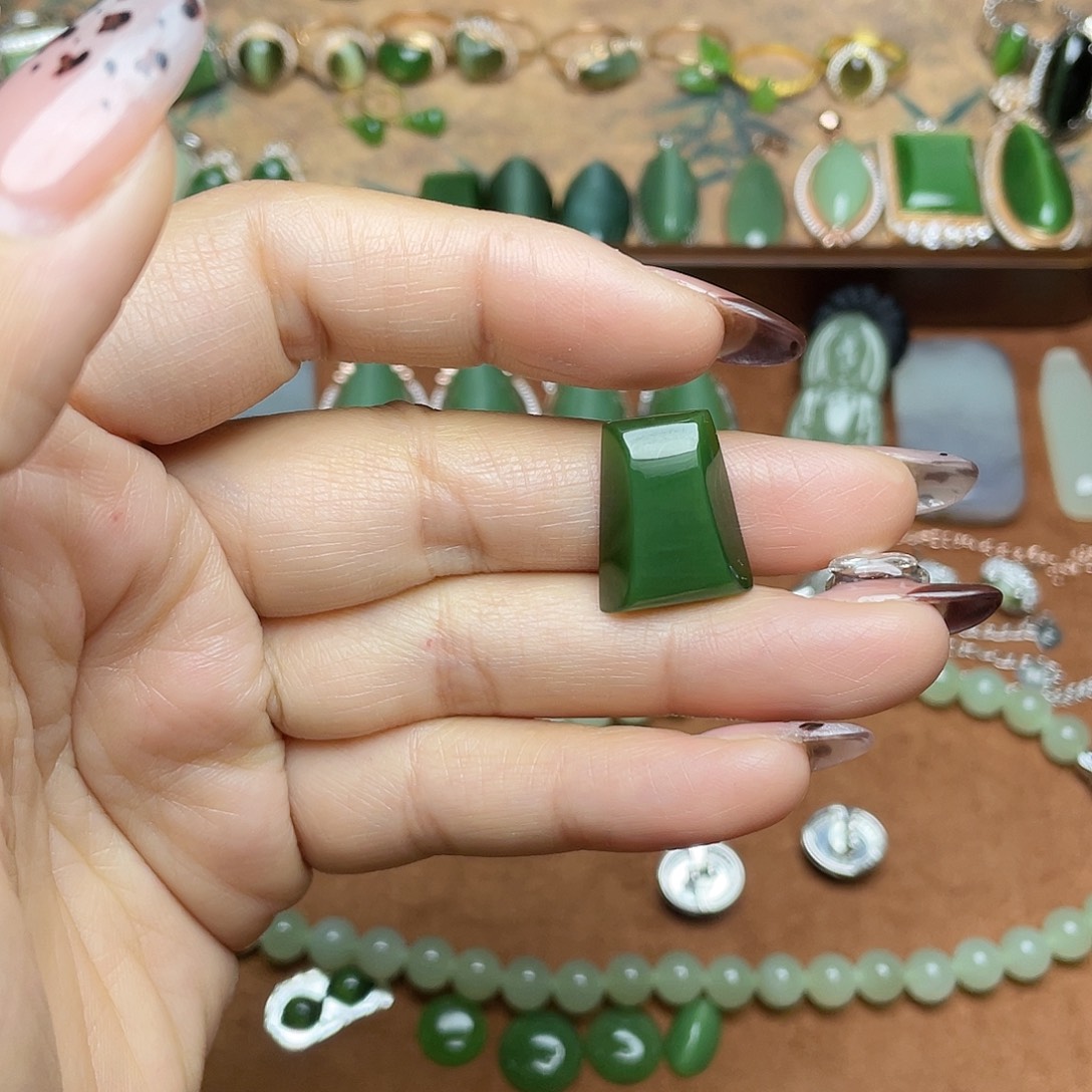 和田玉（碧玉）未镶嵌吊坠(不含链)裸面