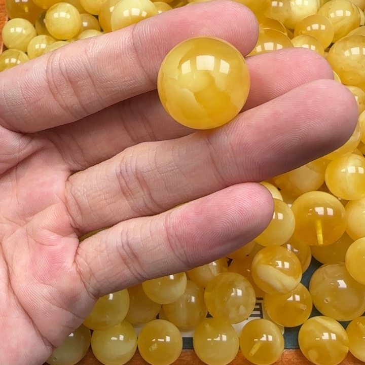 未镶嵌琥珀裸石天然309