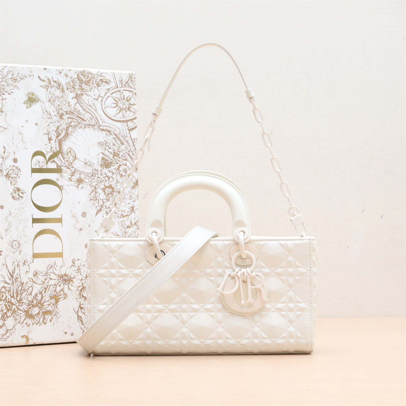 99新 DIOR/迪奥 小花柳 横版戴妃包 中号 26 白色 2022 