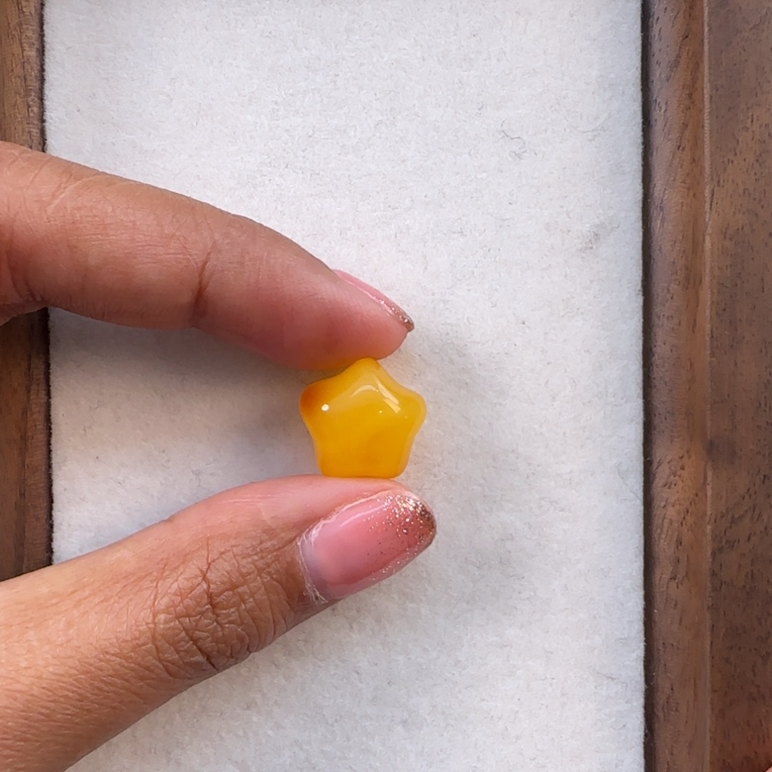 琥珀未镶嵌颈饰琥珀