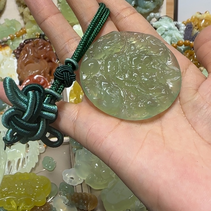 蛇纹石玉吊坠合金苑*严