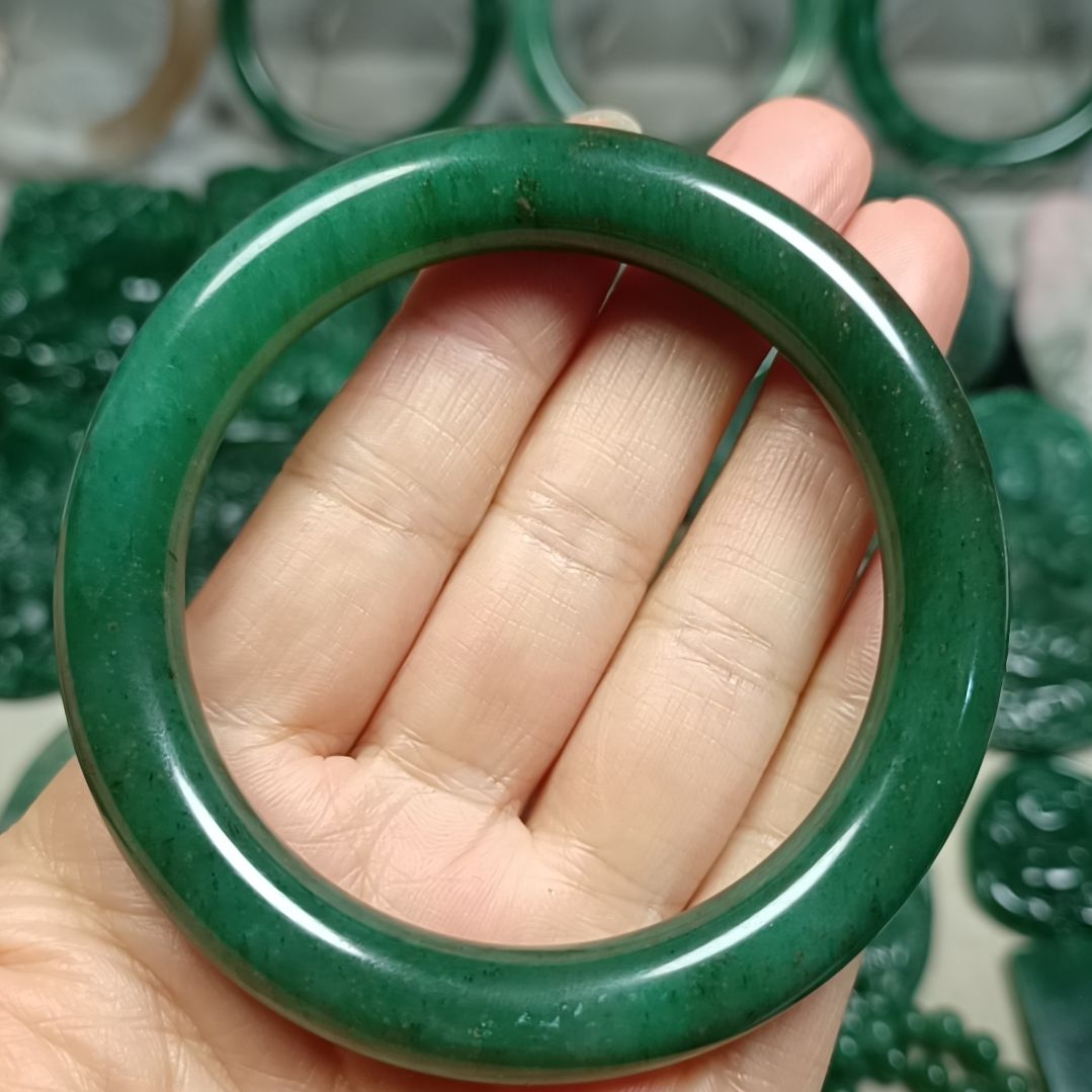 独山玉未镶嵌手镯58