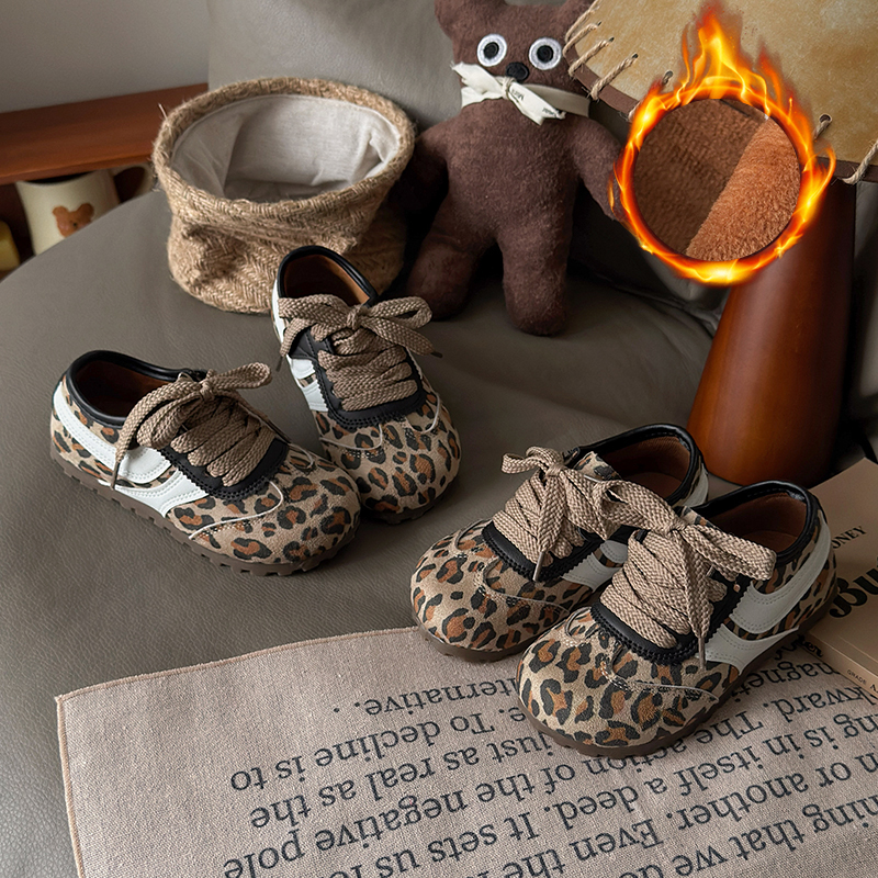 儿童韩版加绒板鞋2025冬季新款时尚保暖软底棉鞋女宝宝豹纹勃肯鞋