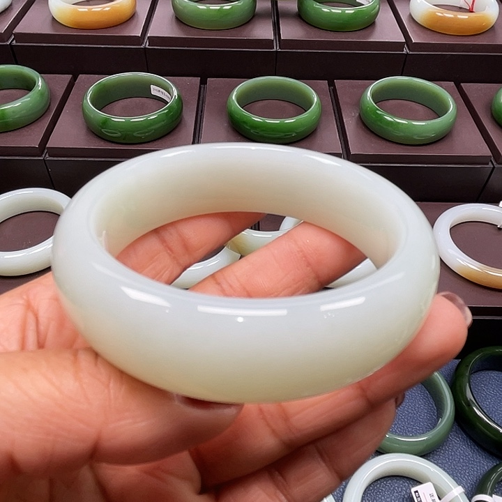 和田玉未镶嵌手镯5758