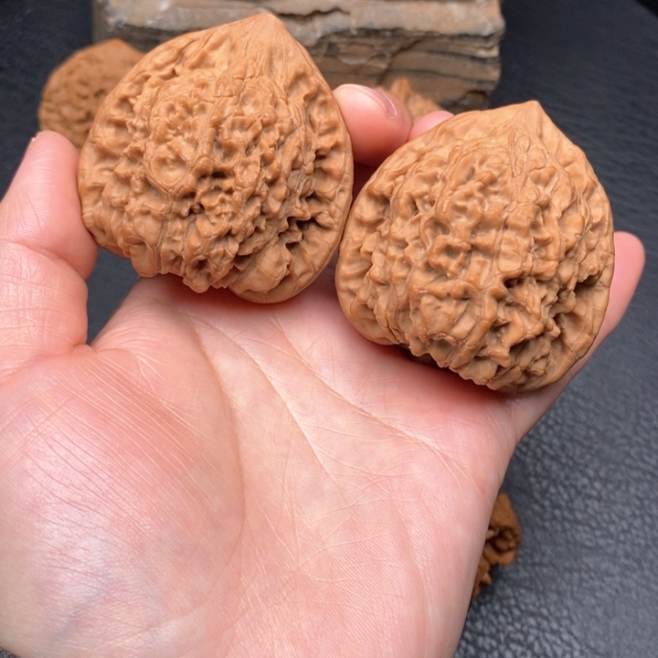 桃核把件全品49官帽