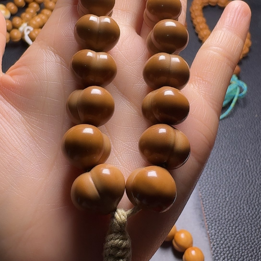 猴头核桃吊坠屁桃