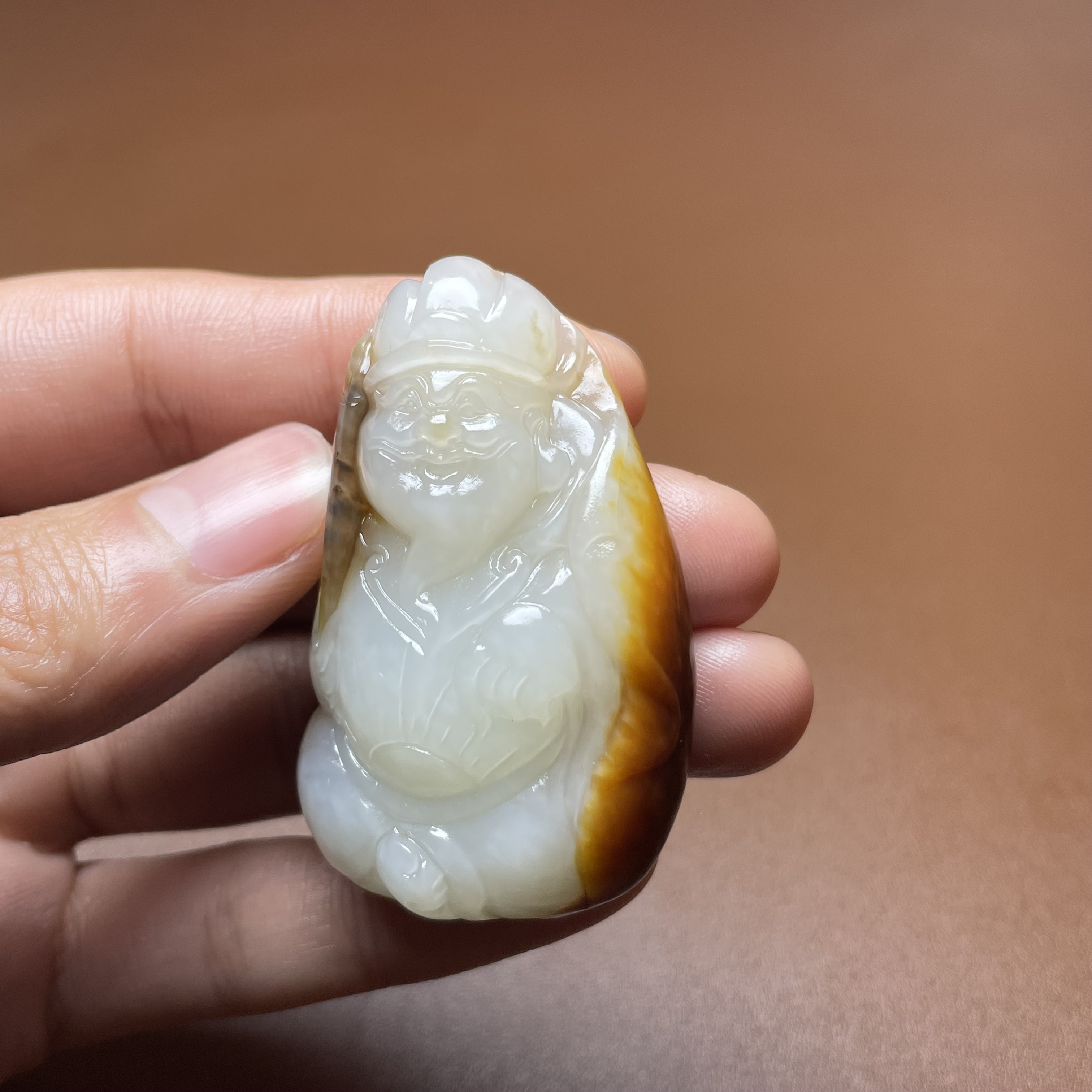 新疆和田玉财神爷 白玉红皮吊坠 金包玉俏色巧雕