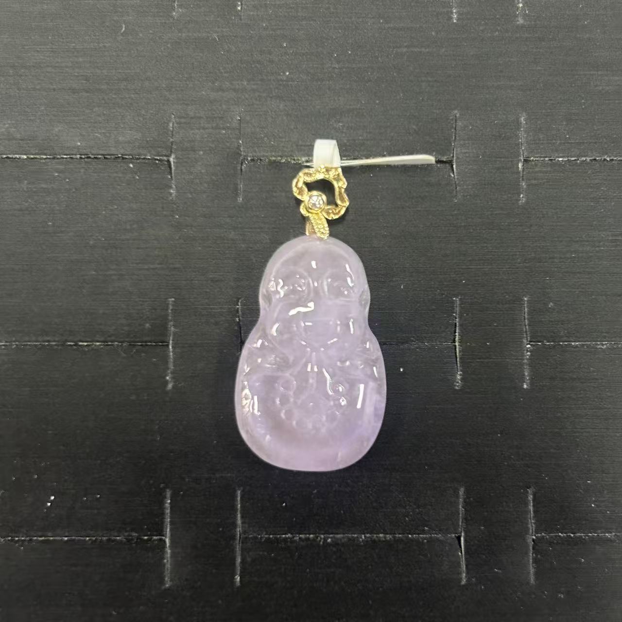 紫翠色随形玉石吊坠