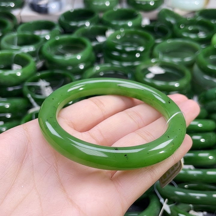 未镶嵌手镯和田玉（碧玉）