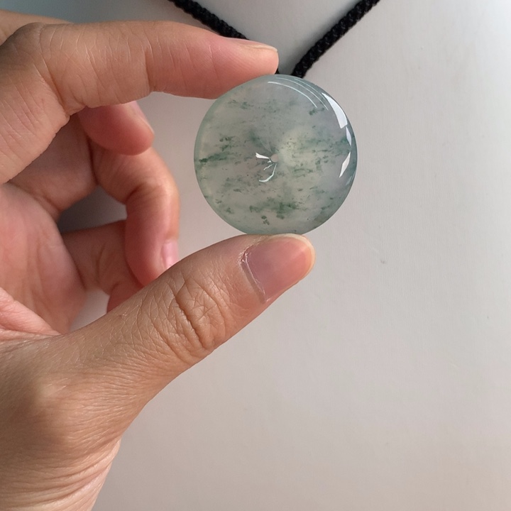 翡翠挂件未镶嵌….