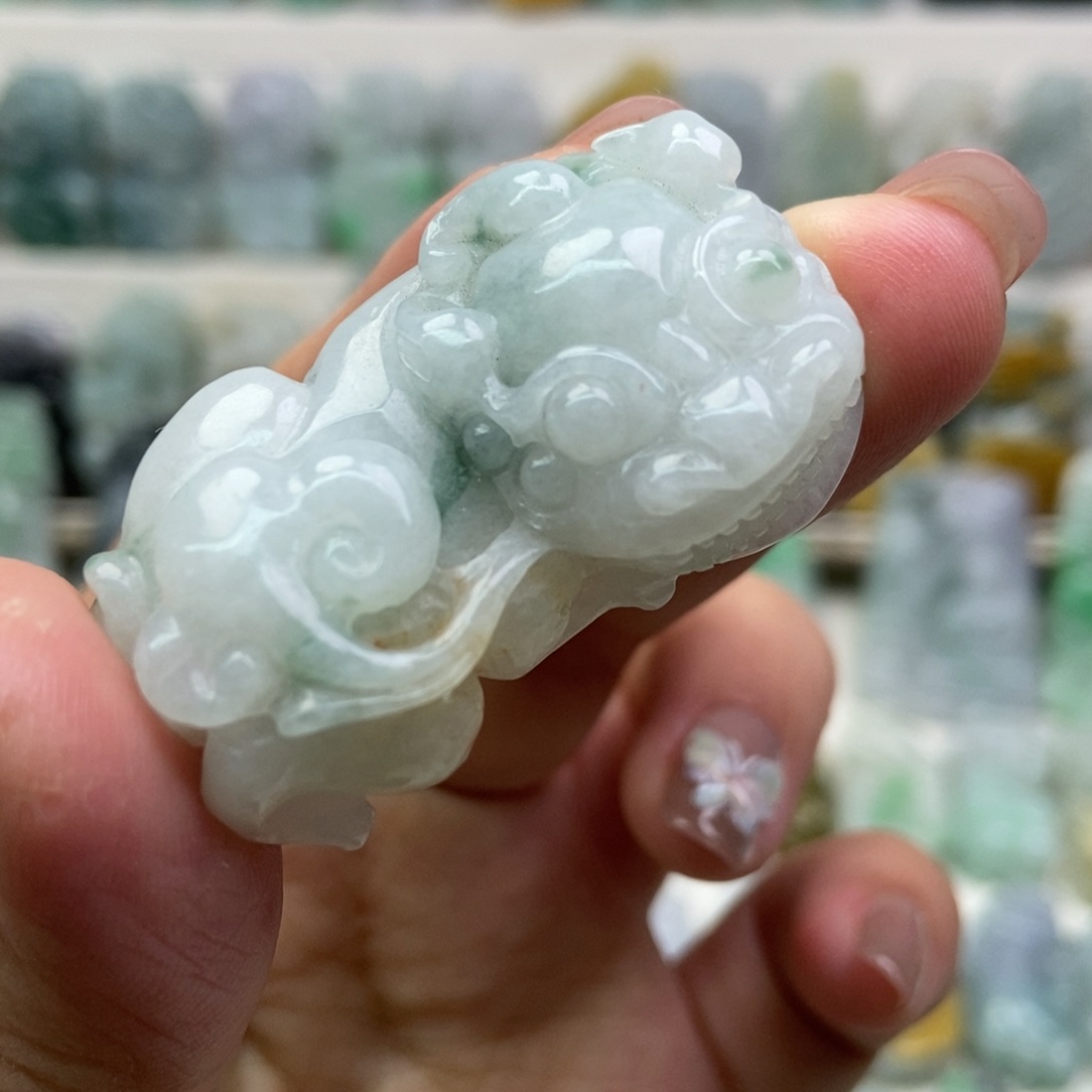 翡翠吊坠(赠链)未镶嵌