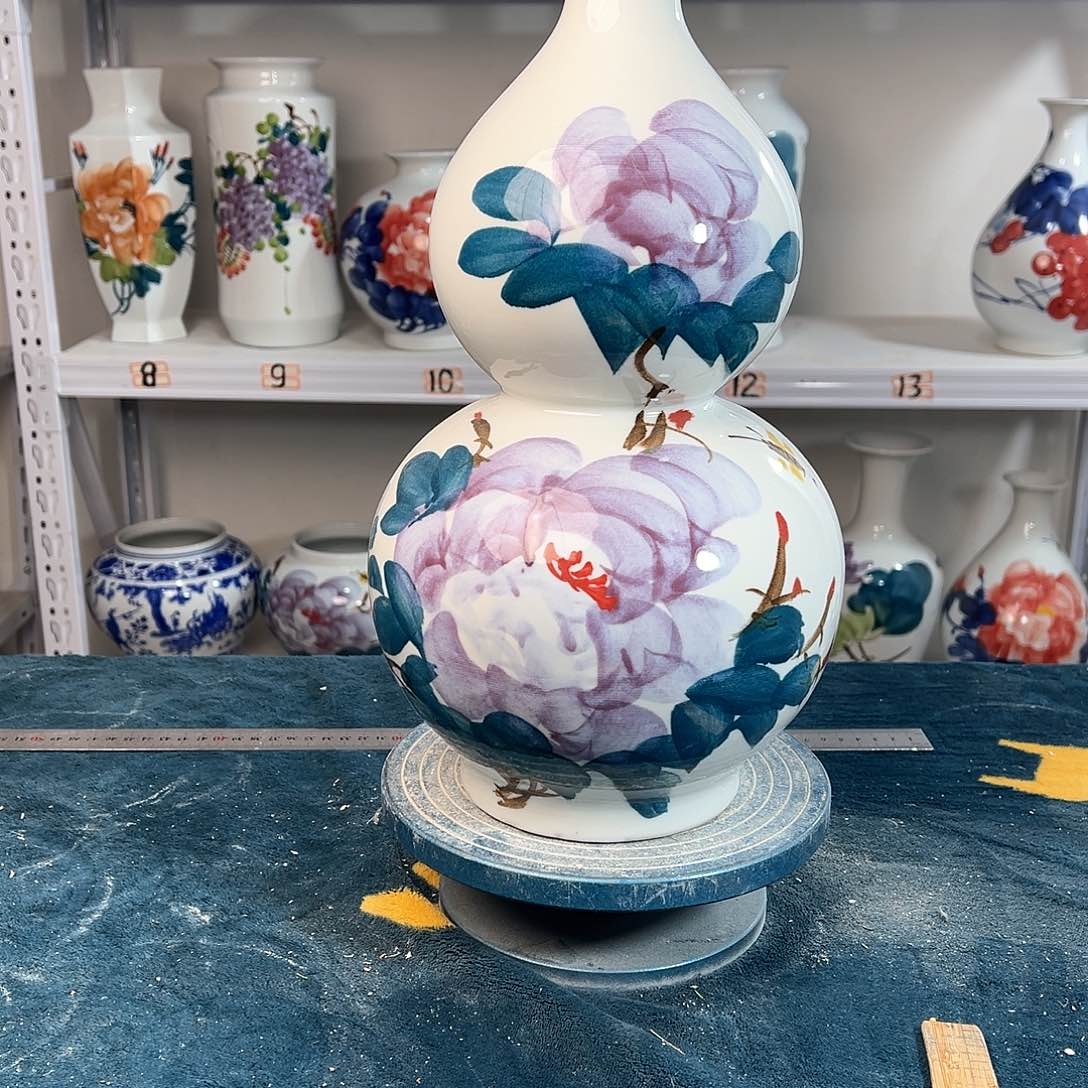 摆件景德镇陶瓷葫紫牡