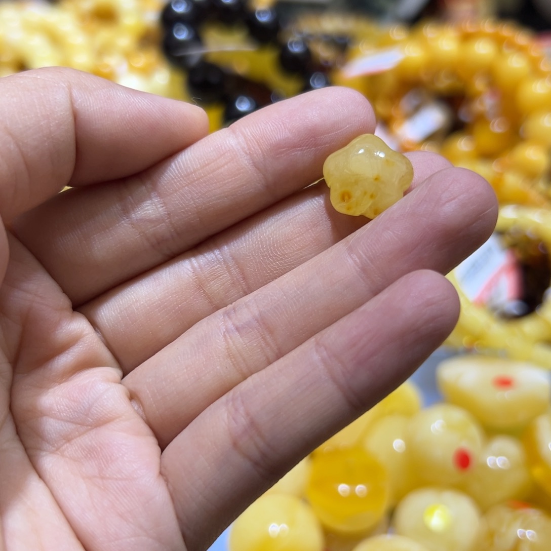 琥珀珠宝奇石未镶嵌