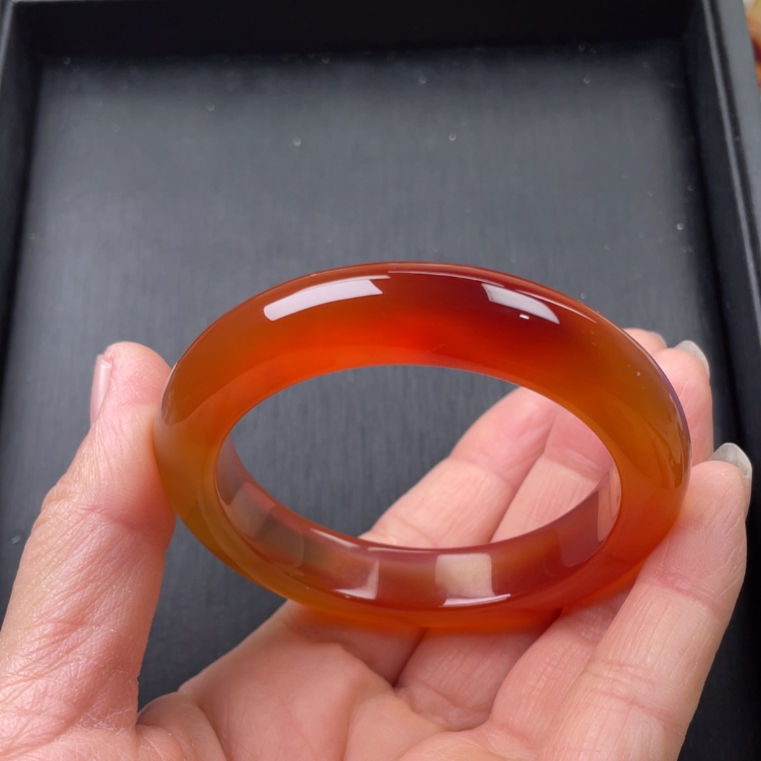 玛瑙/玉髓手镯未镶嵌52圈口