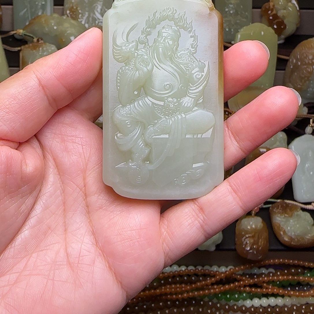 洛***玢和田玉未镶嵌颈饰